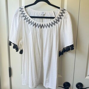 Crown & Ivy White Embroidered Top with Black Accents